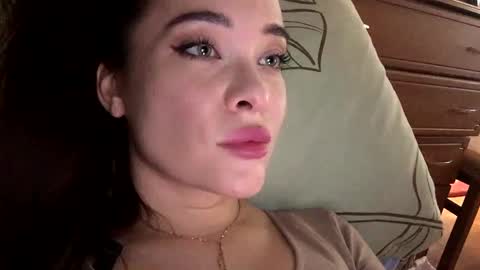 magggg658318 online show from September 19, 2025, 12:17 pm