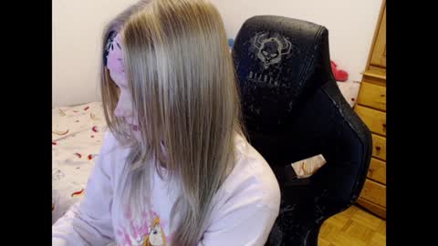 Magdalene Swaggy online show from January 21, 2025, 7:28 pm