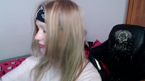 Magdalene Swaggy online show from February 7, 2025, 9:37 pm