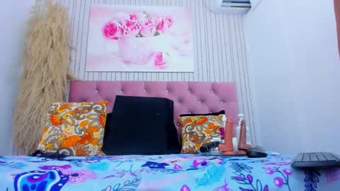 Snapshot of maggy_big_tits chatting on October 30, 2025, 12:01 am maggy_big_tits online show from October 30, 2025, 12:01 am