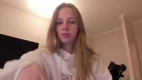 Alice  online show from February 13, 2025, 3:56 pm