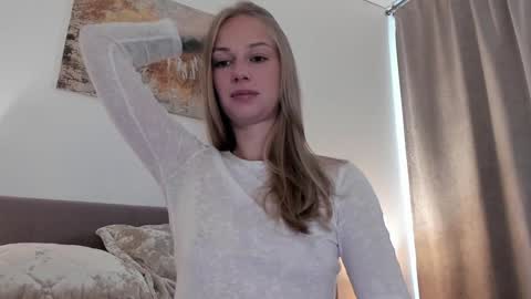 Alice  online show from September 12, 2025, 12:27 pm