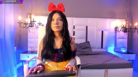 Snapshot of magic_isis_ chatting on February 8, 2026, 5:44 am Magic isis online show from February 8, 2026, 5:44 am