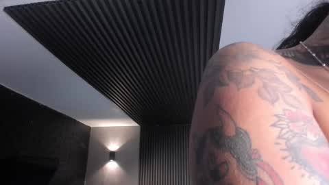 Snapshot of magic_marg chatting on October 16, 2025, 9:27 pm Marge online show from October 16, 2025, 9:27 pm