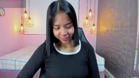 Oliviah online show from June 24, 2026, 12:59 pm