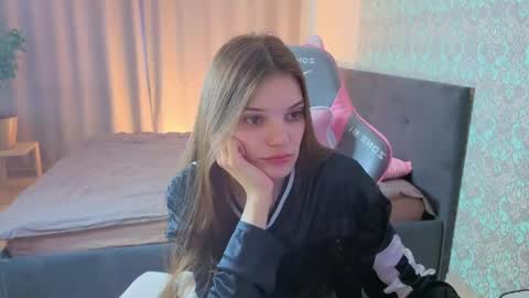 Snapshot of magic_shy chatting on May 1, 2026, 1:54 am Merry online show from May 1, 2026, 1:54 am