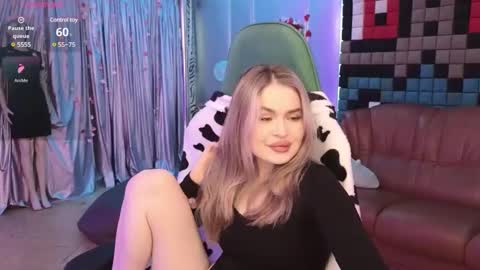 Snapshot of magical_leila chatting on February 10, 2025, 12:18 pm Jessica Leila online show from February 10, 2025, 12:18 pm