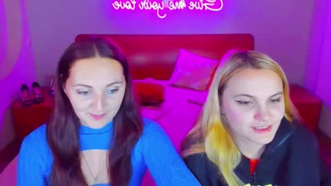 Snapshot of magiceyess chatting on December 17, 2024, 9:07 am Lili and Bella online show from December 17, 2024, 9:07 am