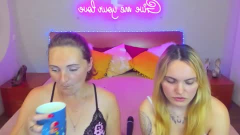 Snapshot of magiceyess chatting on September 11, 2025, 6:30 pm Lili and Bella online show from September 11, 2025, 6:30 pm
