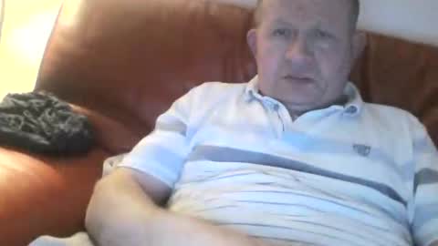 Snapshot of magicman250 chatting on February 17, 2026, 10:27 pm magicman250 online show from February 17, 2026, 10:27 pm