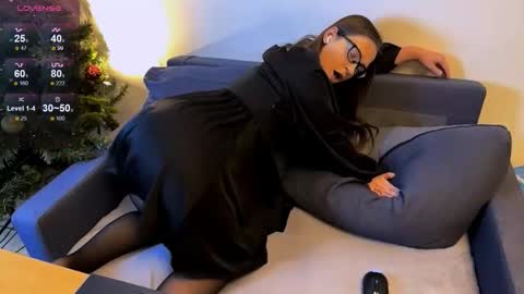 Jade online show from January 13, 2026, 4:51 am