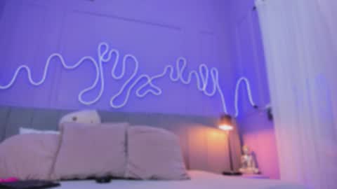 Mai online show from October 11, 2025, 7:45 pm