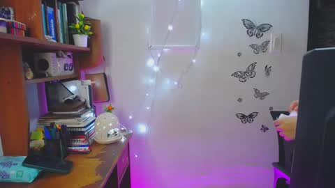 LIZZIE  SEE BELOW IMPORTANT INFORMATION online show from December 15, 2024, 10:15 pm