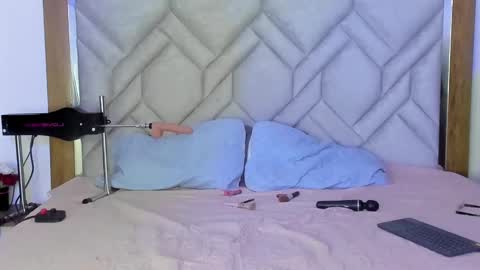 Snapshot of maia_stark_ chatting on January 4, 2025, 6:52 am Maia Stark online show from January 4, 2025, 6:52 am