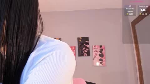 Snapshot of maia_w10 chatting on February 5, 2026, 12:21 pm Maia online show from February 5, 2026, 12:21 pm