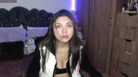 Snapshot of maiaa_evans chatting on December 23, 2024, 2:45 am    t  online show from December 23, 2024, 2:45 am