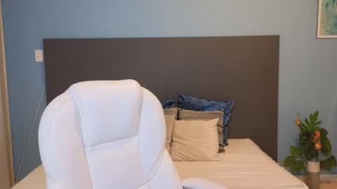 Snapshot of maiaa_ruiz chatting on January 7, 2025, 12:20 pm Maiaa Ruiz online show from January 7, 2025, 12:20 pm