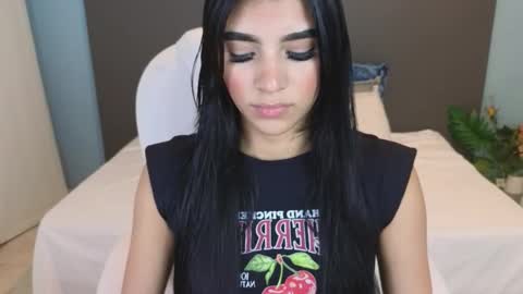 Snapshot of maiaa_ruiz chatting on January 29, 2025, 5:35 pm Maiaa Ruiz online show from January 29, 2025, 5:35 pm