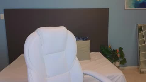 Snapshot of maiaa_ruiz chatting on February 4, 2025, 1:27 pm Maiaa Ruiz online show from February 4, 2025, 1:27 pm