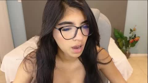 Snapshot of maiaa_ruiz chatting on October 3, 2025, 2:47 pm Maiaa Ruiz online show from October 3, 2025, 2:47 pm