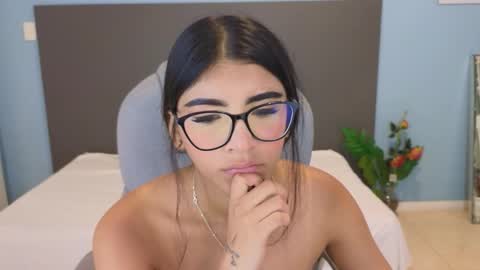 Snapshot of maiaa_ruiz chatting on October 15, 2025, 1:44 pm Maiaa Ruiz online show from October 15, 2025, 1:44 pm
