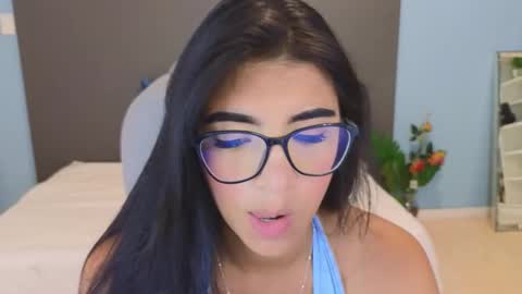 Snapshot of maiaa_ruiz chatting on October 16, 2025, 2:51 pm Maiaa Ruiz online show from October 16, 2025, 2:51 pm