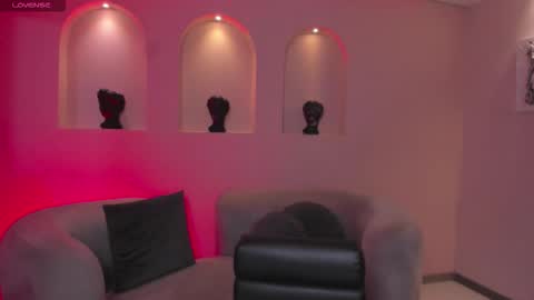  Maia  online show from December 20, 2025, 4:58 pm