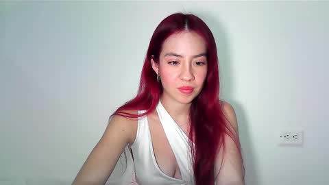 Snapshot of maiarosse_ chatting on February 10, 2025, 4:41 am MaiaRosse  online show from February 10, 2025, 4:41 am