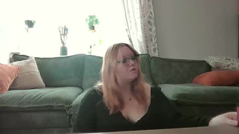 maicii006 online show from December 3, 2025, 3:54 pm