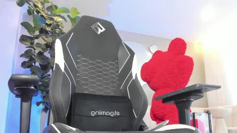 MAICOL  online show from April 14, 2026, 7:20 pm