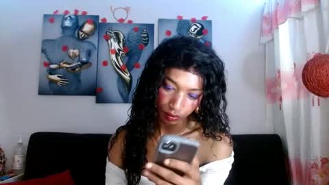 Bella Maidi online show from February 19, 2025, 1:50 pm