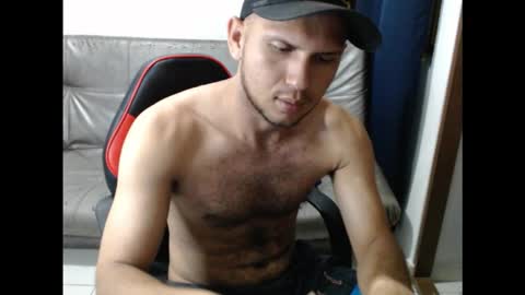 Snapshot of maik_135 chatting on October 22, 2025, 6:02 am maicol online show from October 22, 2025, 6:02 am