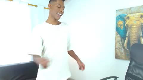 Snapshot of maiki18 chatting on February 7, 2026, 9:40 pm I am Maik online show from February 7, 2026, 9:40 pm