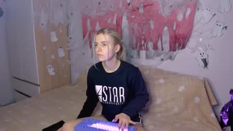 Your kitty online show from December 8, 2024, 3:10 am