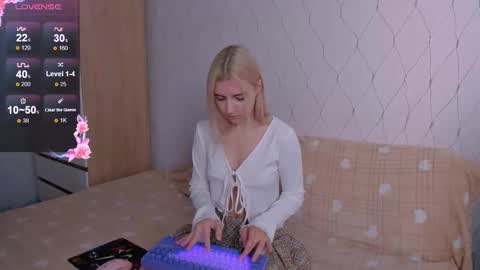 Your kitty online show from October 16, 2025, 2:56 am