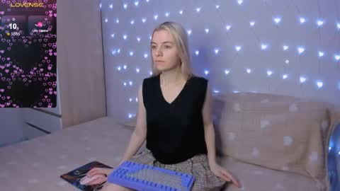 Your kitty online show from February 9, 2026, 4:44 pm