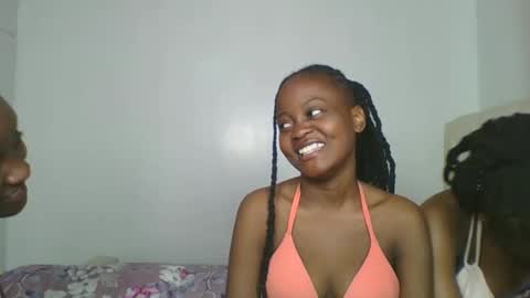 Snapshot of maira_luv1 chatting on December 16, 2025, 9:42 pm maira luv1 online show from December 16, 2025, 9:42 pm