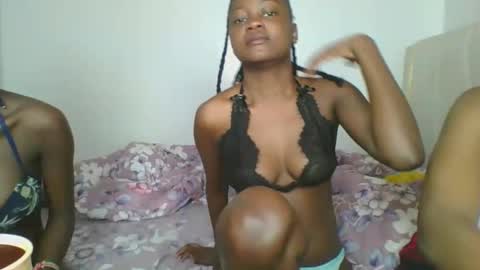Snapshot of maira_luv1 chatting on December 20, 2025, 2:29 am maira luv1 online show from December 20, 2025, 2:29 am