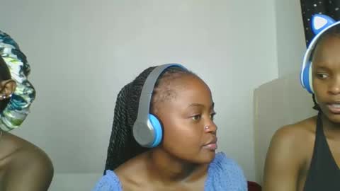 maira luv1 online show from February 19, 2026, 9:44 pm