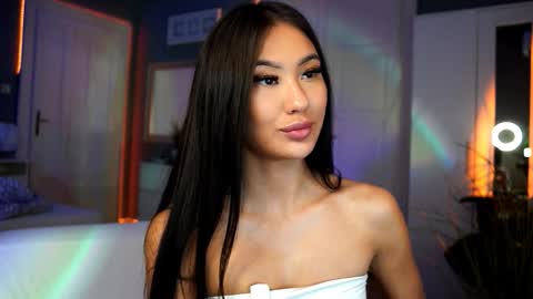 Snapshot of maistream chatting on November 18, 2025, 7:40 pm Mai online show from November 18, 2025, 7:40 pm