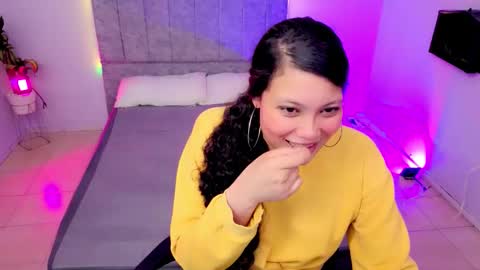 MAITE STONE1 online show from December 1, 2025, 3:33 am