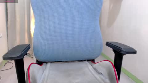 Snapshot of majestic_anne chatting on December 19, 2024, 7:07 pm Annalyn online show from December 19, 2024, 7:07 pm