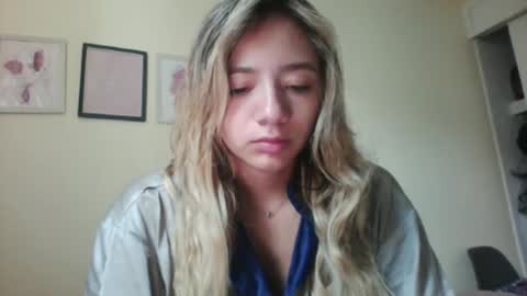 Snapshot of majo_gomezz chatting on January 18, 2026, 5:17 pm majo_gomezz online show from January 18, 2026, 5:17 pm