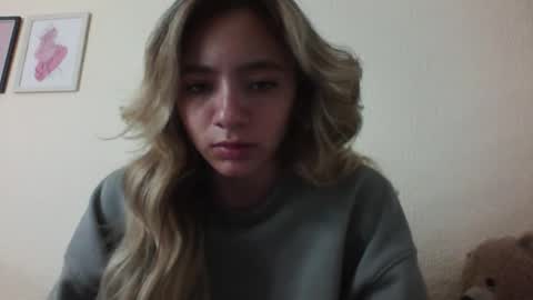 Snapshot of majo_gomezz chatting on February 13, 2026, 12:06 am majo_gomezz online show from February 13, 2026, 12:06 am