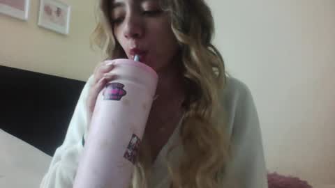 Snapshot of majo_gomezz chatting on February 28, 2026, 2:01 am majo_gomezz online show from February 28, 2026, 2:01 am