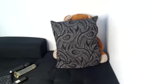 olivia online show from November 1, 2025, 9:17 pm