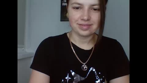 make_mesmile online show from April 12, 2026, 5:18 pm