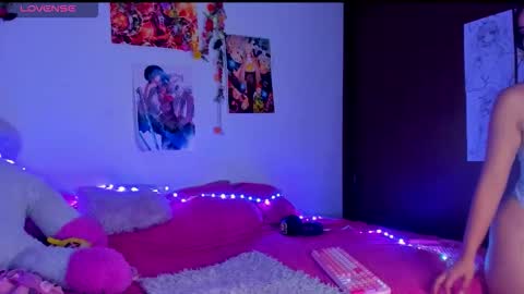 Maki Sins online show from November 19, 2025, 5:40 am