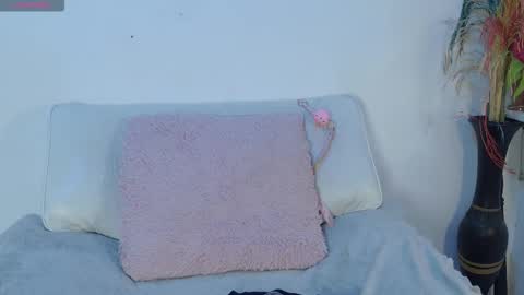 Snapshot of makii__ chatting on February 8, 2026, 8:34 pm Maki online show from February 8, 2026, 8:34 pm