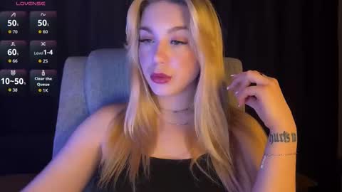 Snapshot of maksisisia chatting on February 13, 2026, 3:30 pm maksisisia online show from February 13, 2026, 3:30 pm